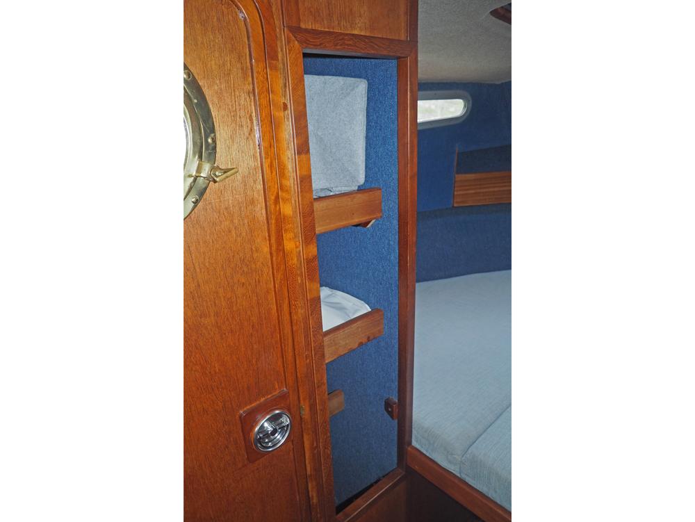Cabin en avant, H&eacute;bergements